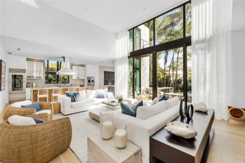 Купить виллу или дом в Майами-Бич, Флорида 4 спальни, 371.05м2, № 2064080 - фото 6