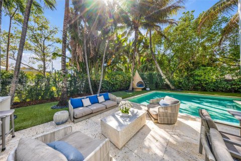 Купить виллу или дом в Майами-Бич, Флорида 4 спальни, 371.05м2, № 2064080 - фото 15