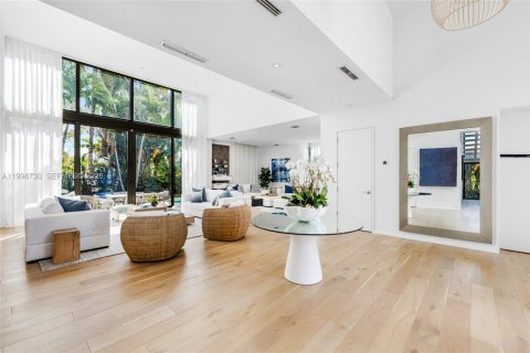 Купить виллу или дом в Майами-Бич, Флорида 4 спальни, 371.05м2, № 2064080 - фото 21