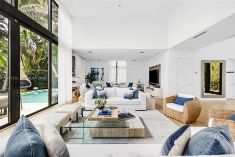 Купить виллу или дом в Майами-Бич, Флорида 4 спальни, 371.05м2, № 2064080 - фото 3