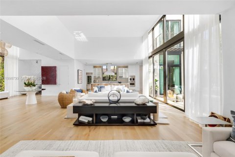 Купить виллу или дом в Майами-Бич, Флорида 4 спальни, 371.05м2, № 2064080 - фото 20