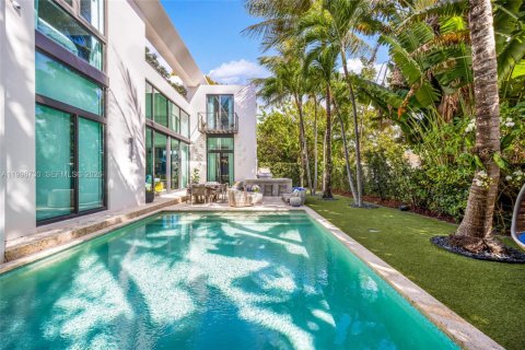 Купить виллу или дом в Майами-Бич, Флорида 4 спальни, 371.05м2, № 2064080 - фото 24