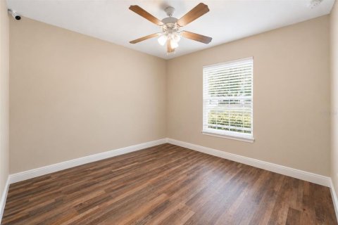 Villa ou maison à vendre à Umatilla, Floride: 3 chambres, 124.58 m2 № 2316657 - photo 12