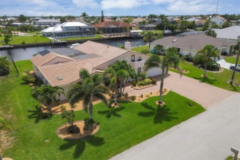 Villa ou maison à vendre à Port Charlotte, Floride: 5 chambres, 350.61 m2 № 1835302 - photo 2