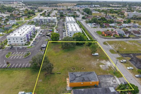 Commercial property in Miami, Florida № 1976662 - photo 3