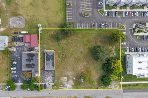 Commercial property in Miami, Florida № 1976662 - photo 8