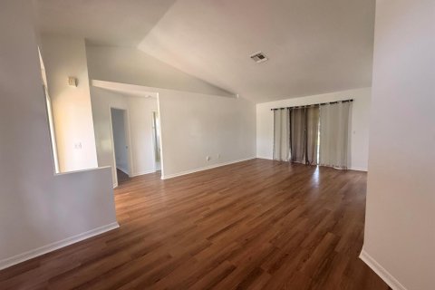 Villa ou maison à louer à Port St. Lucie, Floride: 3 chambres, 133.31 m2 № 2264493 - photo 9