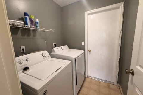 Villa ou maison à louer à Port St. Lucie, Floride: 3 chambres, 133.31 m2 № 2264493 - photo 10