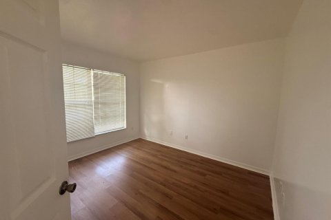 Villa ou maison à louer à Port St. Lucie, Floride: 3 chambres, 133.31 m2 № 2264493 - photo 3