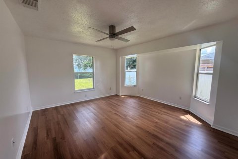 Villa ou maison à louer à Port St. Lucie, Floride: 3 chambres, 133.31 m2 № 2264493 - photo 11