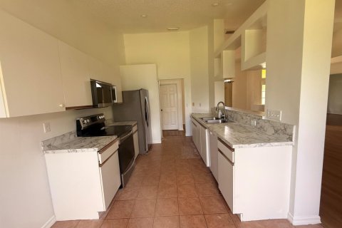 Villa ou maison à louer à Port St. Lucie, Floride: 3 chambres, 133.31 m2 № 2264493 - photo 7