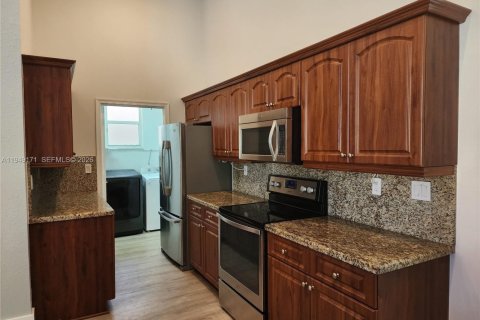 Снять в аренду виллу или дом в Корал-Спрингс, Флорида 4 спальни, 190.26м2, № 2005700 - фото 13