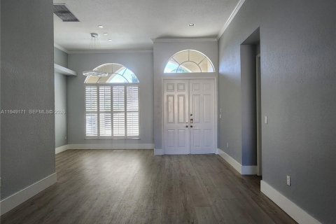 Снять в аренду виллу или дом в Корал-Спрингс, Флорида 4 спальни, 190.26м2, № 2005700 - фото 2