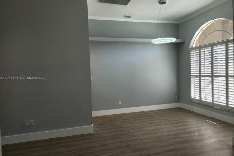 Снять в аренду виллу или дом в Корал-Спрингс, Флорида 4 спальни, 190.26м2, № 2005700 - фото 6