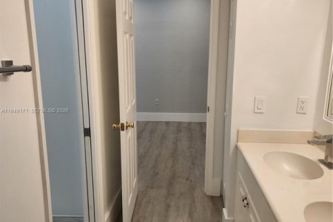 Снять в аренду виллу или дом в Корал-Спрингс, Флорида 4 спальни, 190.26м2, № 2005700 - фото 28