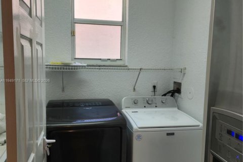 Снять в аренду виллу или дом в Корал-Спрингс, Флорида 4 спальни, 190.26м2, № 2005700 - фото 15