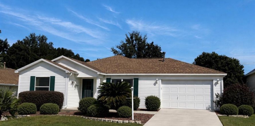 Villa ou maison à The Villages, Floride 2 chambres, 107.77 m2 № 2401095