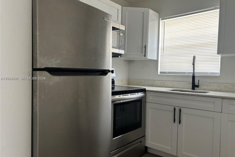 Immobilier commercial à vendre à Hallandale Beach, Floride: 208.47 m2 № 2170164 - photo 10