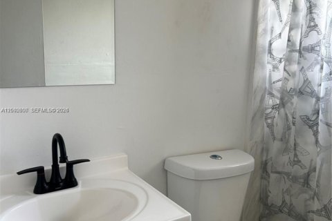 Immobilier commercial à vendre à Hallandale Beach, Floride: 208.47 m2 № 2170164 - photo 5