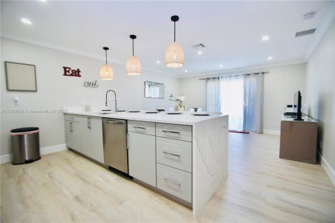 Villa ou maison à louer à Delray Beach, Floride: 3 chambres, 140 m2 № 2014372 - photo 4