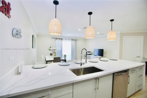 Villa ou maison à louer à Delray Beach, Floride: 3 chambres, 140 m2 № 2014372 - photo 2