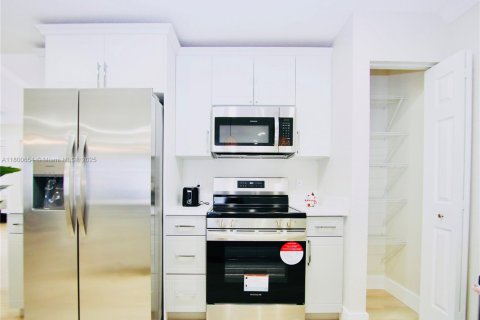 Villa ou maison à louer à Delray Beach, Floride: 3 chambres, 140 m2 № 2014372 - photo 3