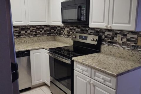 Condo in Port Charlotte, Florida, 2 bedrooms  № 1870227 - photo 9