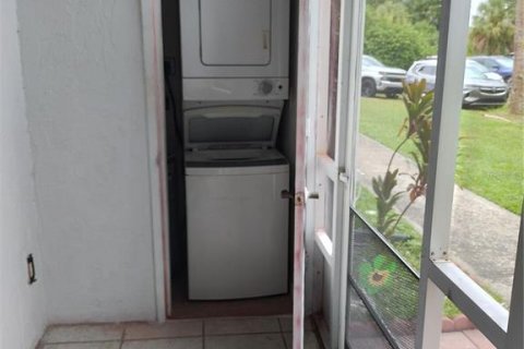 Condo in Port Charlotte, Florida, 2 bedrooms  № 1870227 - photo 12