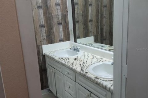 Condo in Port Charlotte, Florida, 2 bedrooms  № 1870227 - photo 13