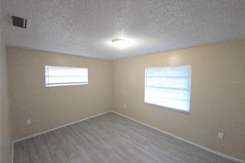 Immobilier commercial à vendre à Lakeland, Floride: 4 chambres, 168.43 m2 № 2423992 - photo 5