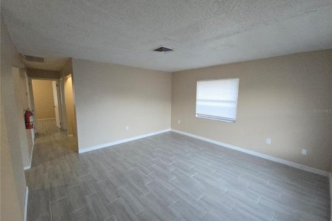 Immobilier commercial à vendre à Lakeland, Floride: 4 chambres, 168.43 m2 № 2423992 - photo 13