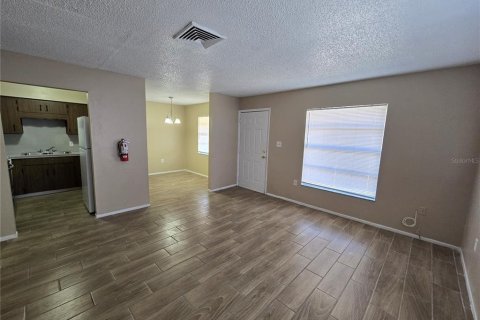 Immobilier commercial à vendre à Lakeland, Floride: 4 chambres, 168.43 m2 № 2423992 - photo 7