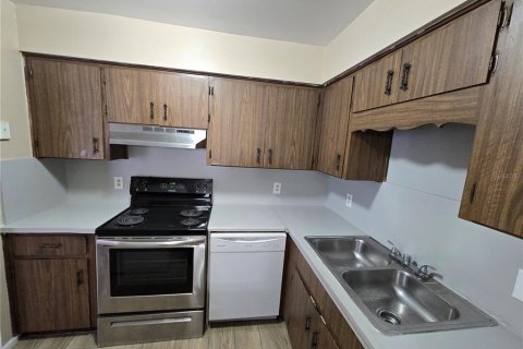 Immobilier commercial à vendre à Lakeland, Floride: 4 chambres, 168.43 m2 № 2423992 - photo 9