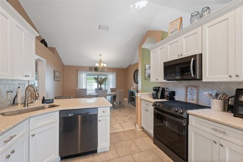 House in Spring Hill, Florida 3 bedrooms, 139.07 sq.m. № 1901867 - photo 8
