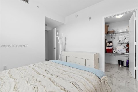 Condominio en alquiler en Miami, Florida, 2 dormitorios, 107.95 m2 № 2009236 - foto 26