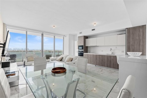 Condominio en alquiler en Miami, Florida, 2 dormitorios, 107.95 m2 № 2009236 - foto 4