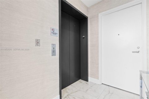 Condominio en alquiler en Miami, Florida, 2 dormitorios, 107.95 m2 № 2009236 - foto 28