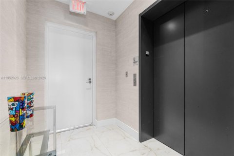 Condominio en alquiler en Miami, Florida, 2 dormitorios, 107.95 m2 № 2009236 - foto 27