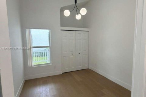 House in Cutler Bay, Florida 3 bedrooms, 132.39 sq.m. № 2071163 - photo 28