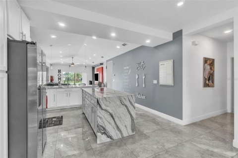 Купить виллу или дом в Киссимми, Флорида 10 комнат, 181.35м2, № 1826158 - фото 9