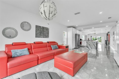Купить виллу или дом в Киссимми, Флорида 10 комнат, 181.35м2, № 1826158 - фото 4