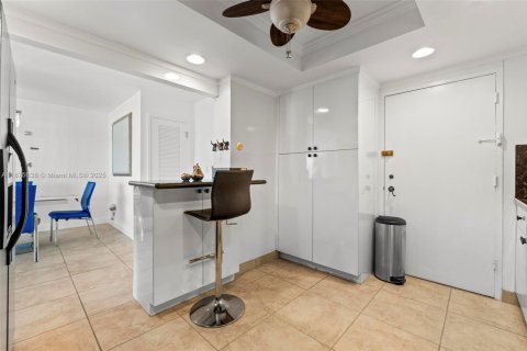 Condo in Hollywood, Florida, 2 bedrooms  № 1980459 - photo 20