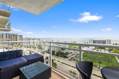 Condo in Hollywood, Florida, 2 bedrooms  № 1980459 - photo 13