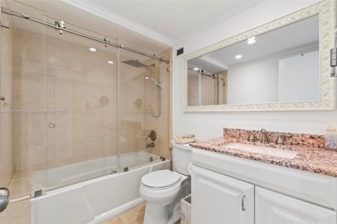 Condo in Hollywood, Florida, 2 bedrooms  № 1980459 - photo 23