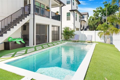 House in Saint Petersburg, Florida 5 bedrooms, 276.85 sq.m. № 1618253 - photo 27