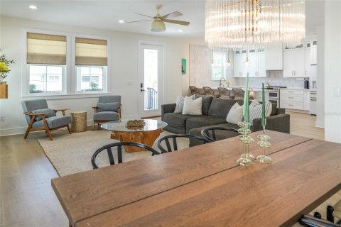 Casa en venta en Saint Petersburg, Florida, 5 dormitorios, 276.85 m2 № 1618253 - foto 11