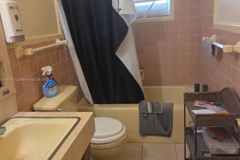 Casa en venta en North Miami, Florida, 3 dormitorios, 137.68 m2 № 1807806 - foto 7