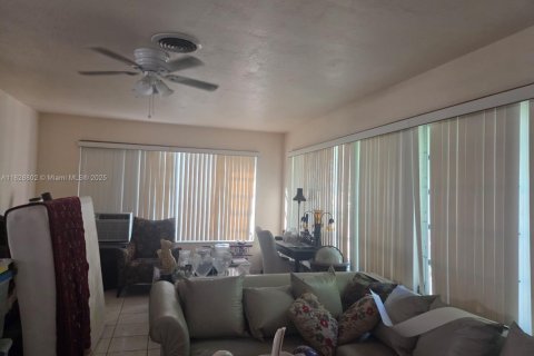 Casa en venta en North Miami, Florida, 3 dormitorios, 137.68 m2 № 1807806 - foto 4