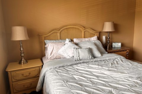 Купить кондоминиум в Лейк-Уорт, Флорида 4 комнаты, 97.55м2, № 2083681 - фото 3