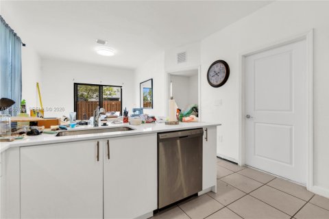 Adosado en venta en Homestead, Florida, 3 dormitorios, 157.47 m2 № 2172772 - foto 15